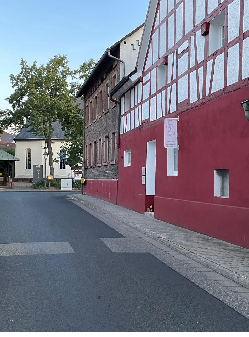 Das Rote Haus in der Vorderstraße Nidderau von außen